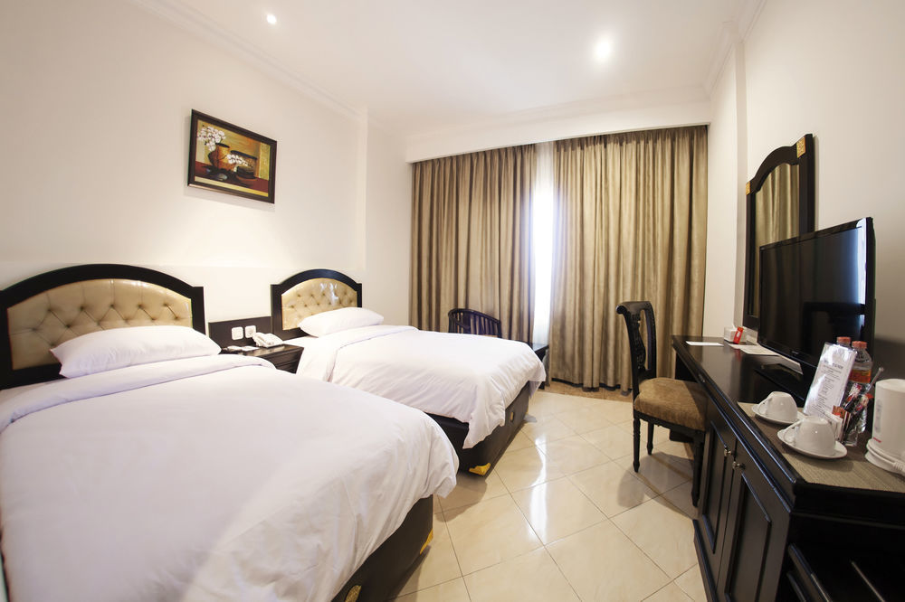 Hotel Sutomo Makassar Exteriör bild