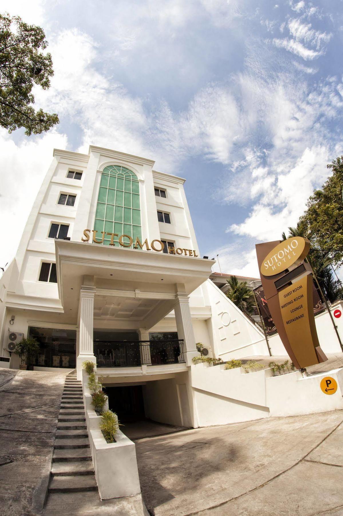 Hotel Sutomo Makassar Exteriör bild