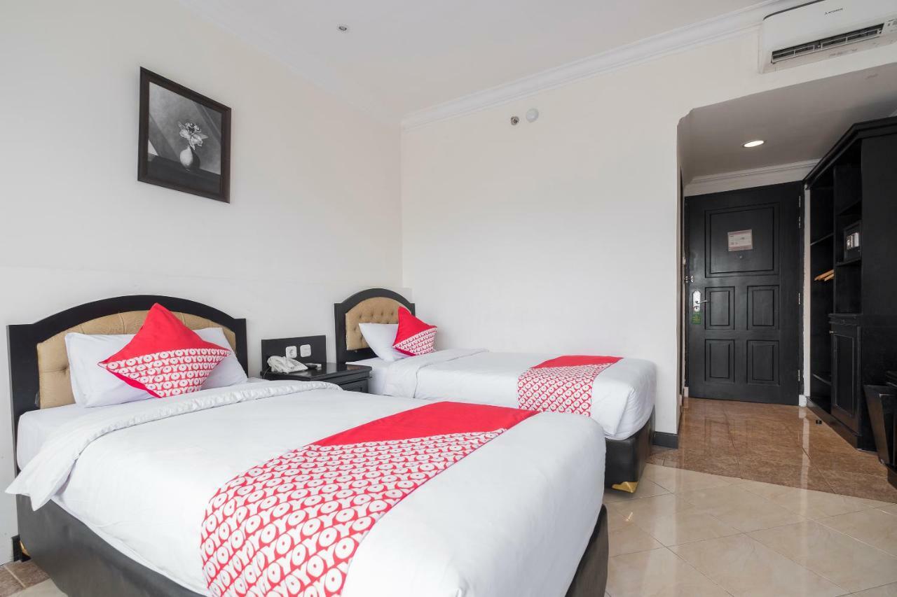 Hotel Sutomo Makassar Exteriör bild