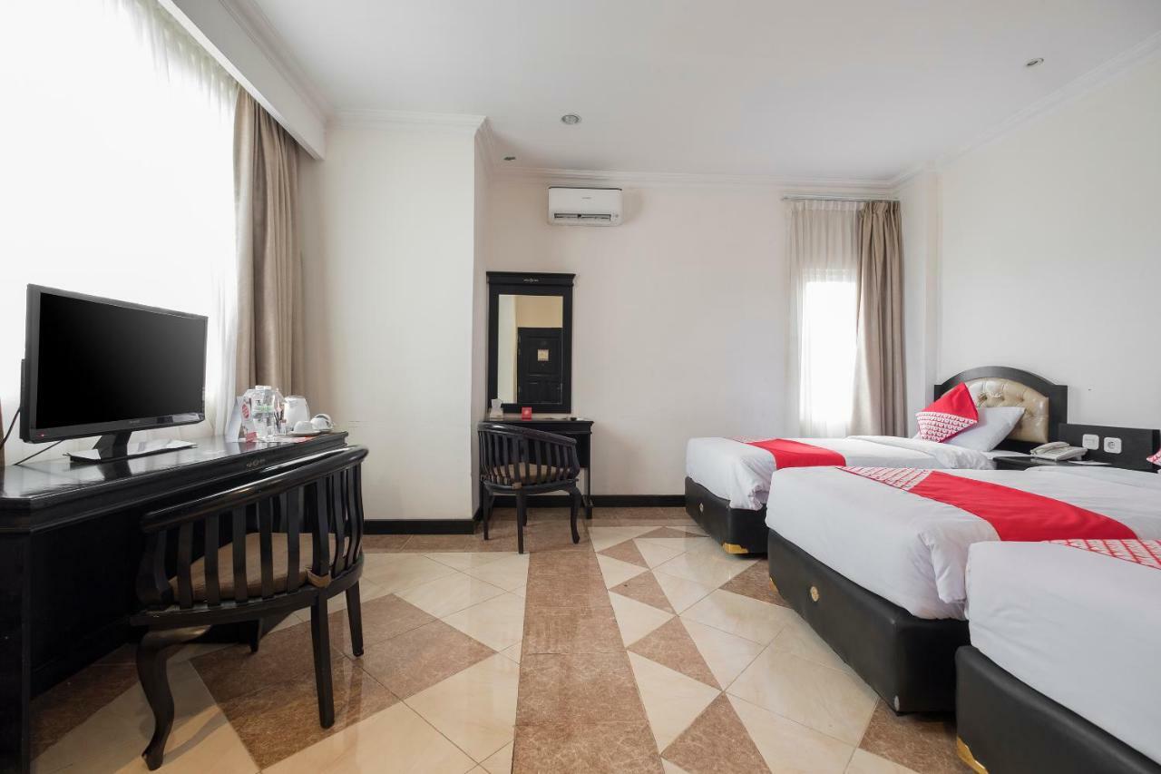 Hotel Sutomo Makassar Exteriör bild