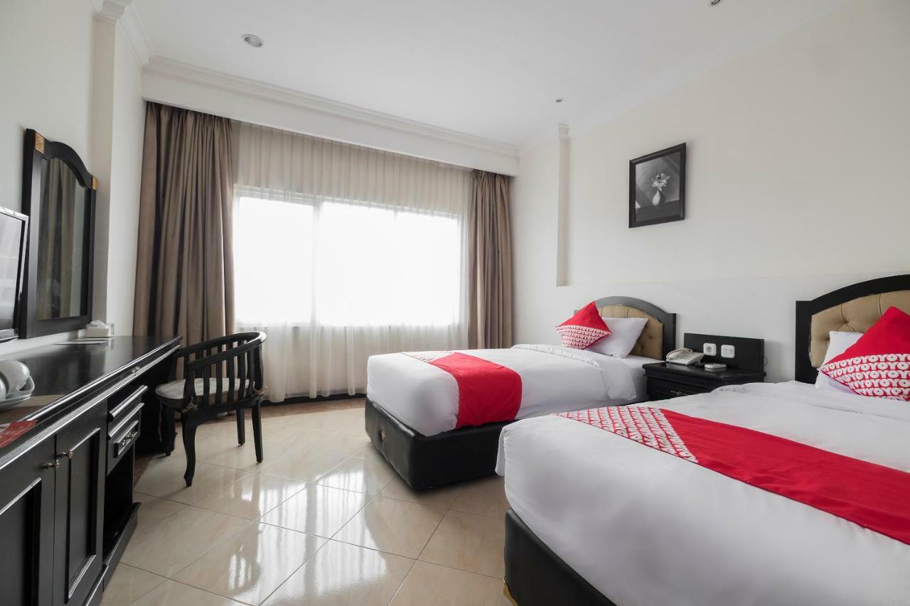 Hotel Sutomo Makassar Exteriör bild