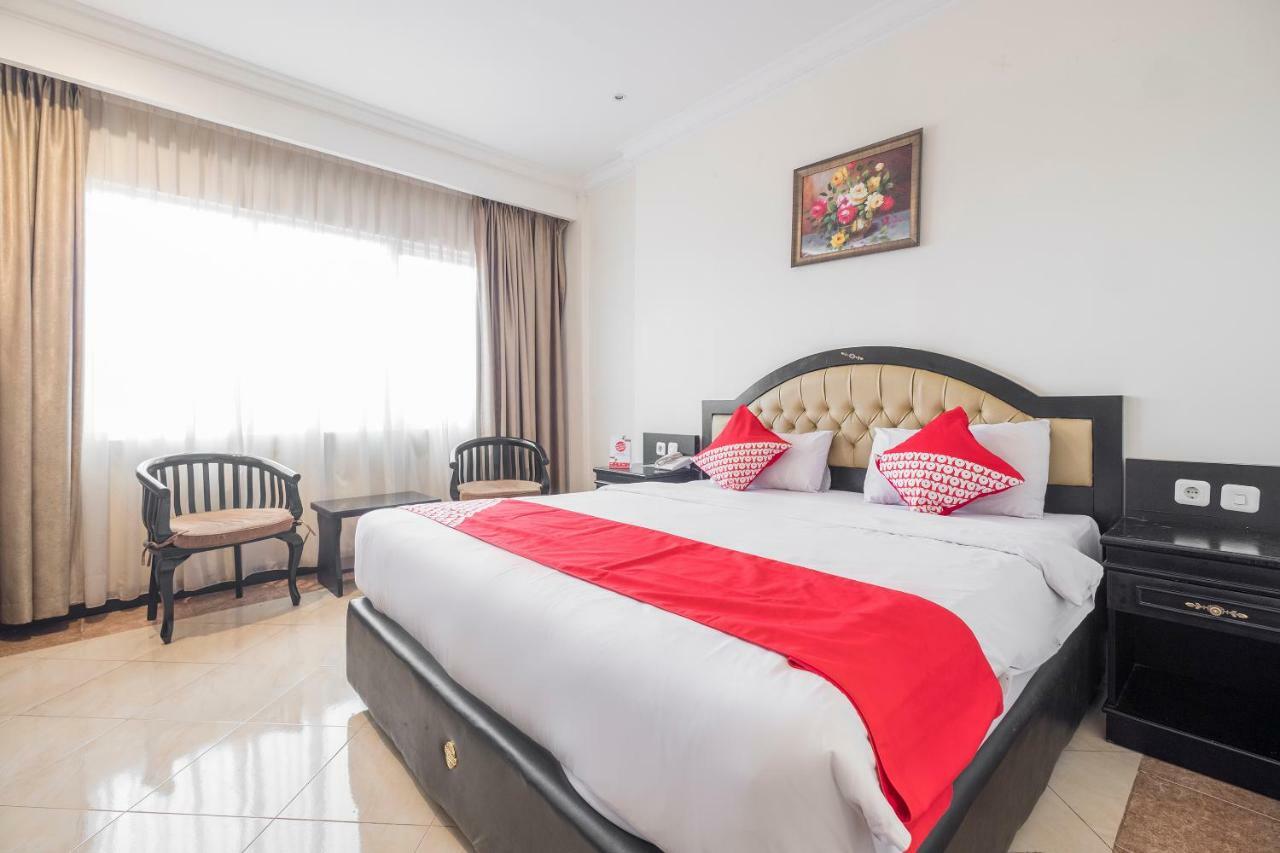 Hotel Sutomo Makassar Exteriör bild