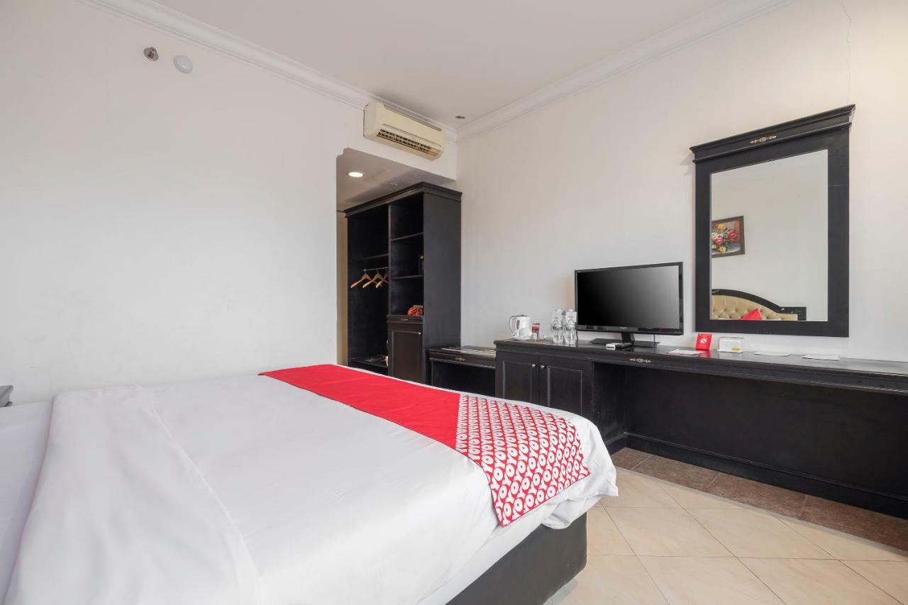 Hotel Sutomo Makassar Exteriör bild