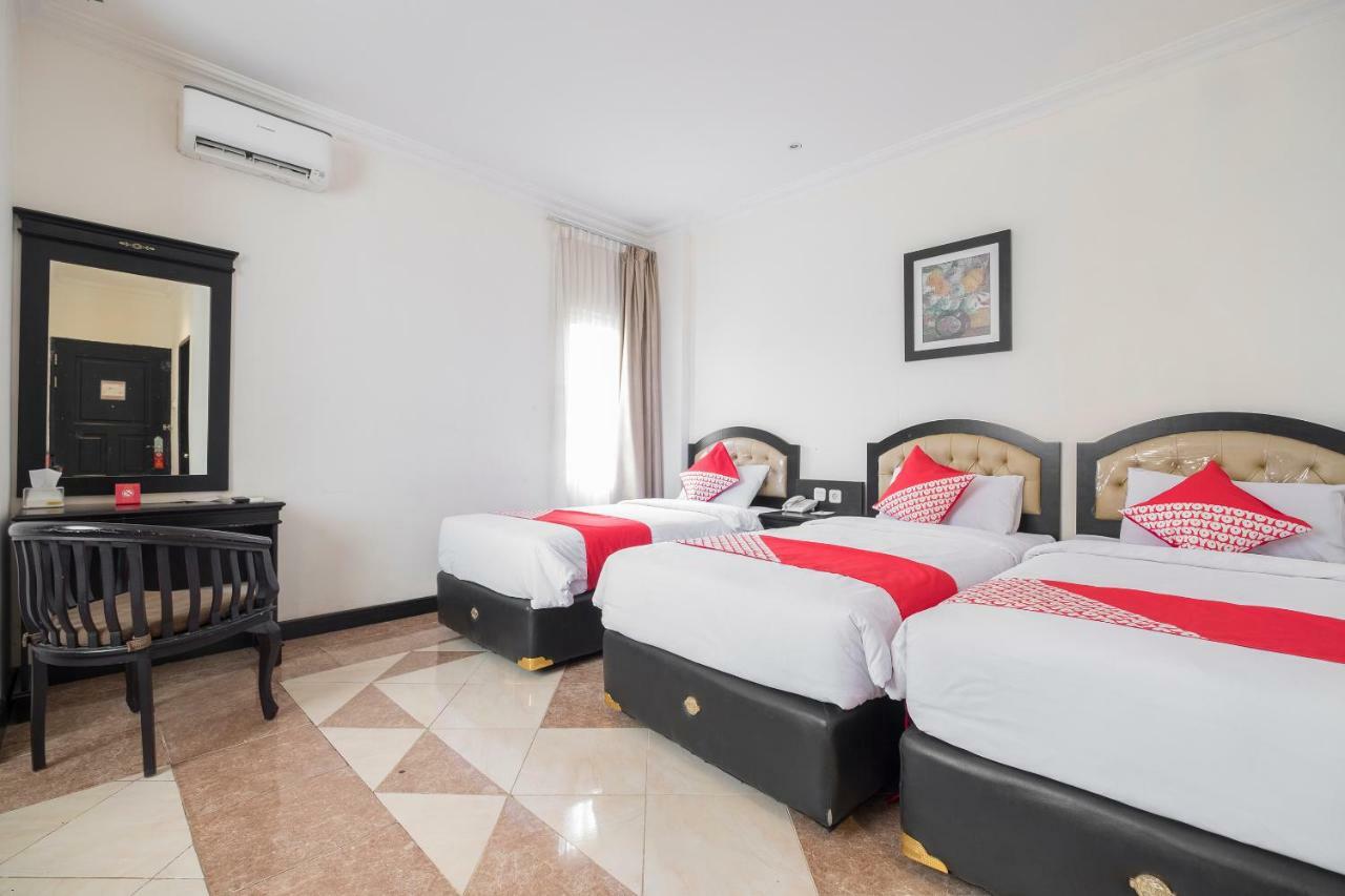 Hotel Sutomo Makassar Exteriör bild